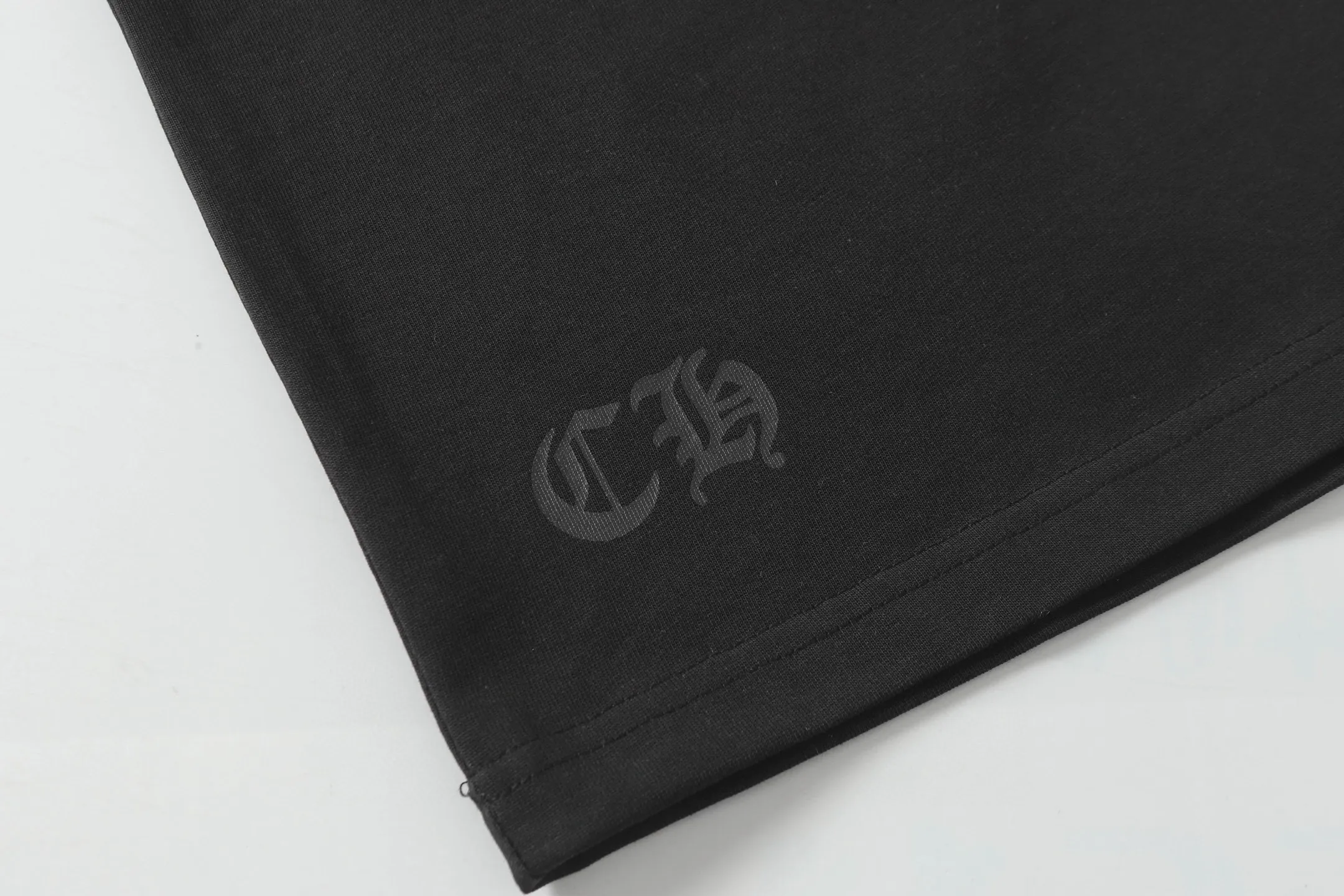 🅿️170 CH | Crow Heart Sanskrit Printed Letters T-shirt Short Sleeve Loose fit high-density knitting, fabric 280g double yarn, 1*1 double yarn thread, soft and comfortable feel, no deformation, os dropped shoulders loose fit, same style for men and women Color: Black White Size: XS-L